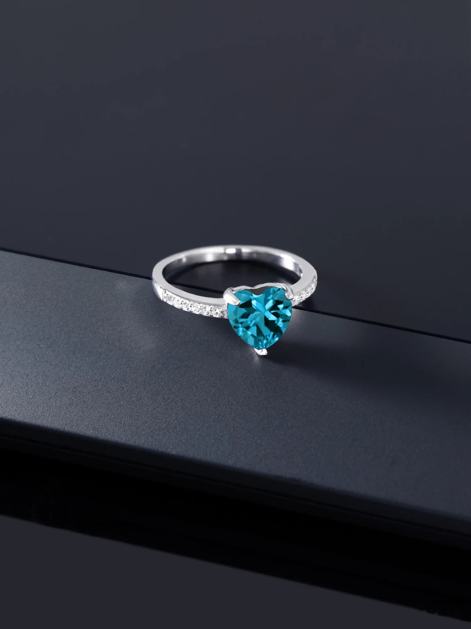 Blue Heart Diamond Metal Ring – Elegant. Dazzling. Timeless.